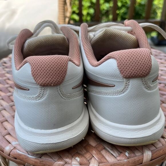 Nike Women Air Zoom Prestige Sneakers - Picture 16 of 16